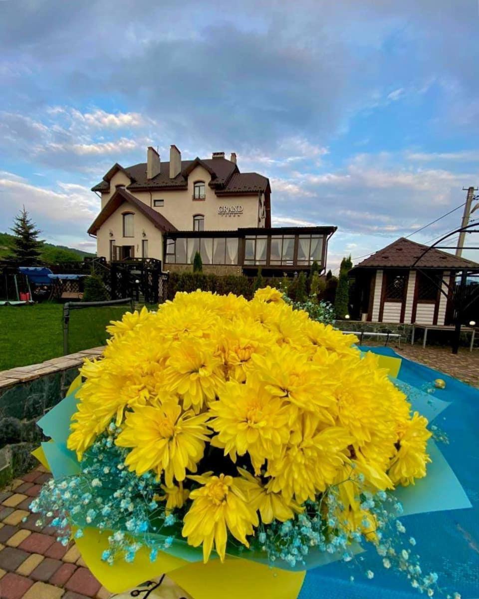 Villa Grand Skhidnytsia Dış mekan fotoğraf